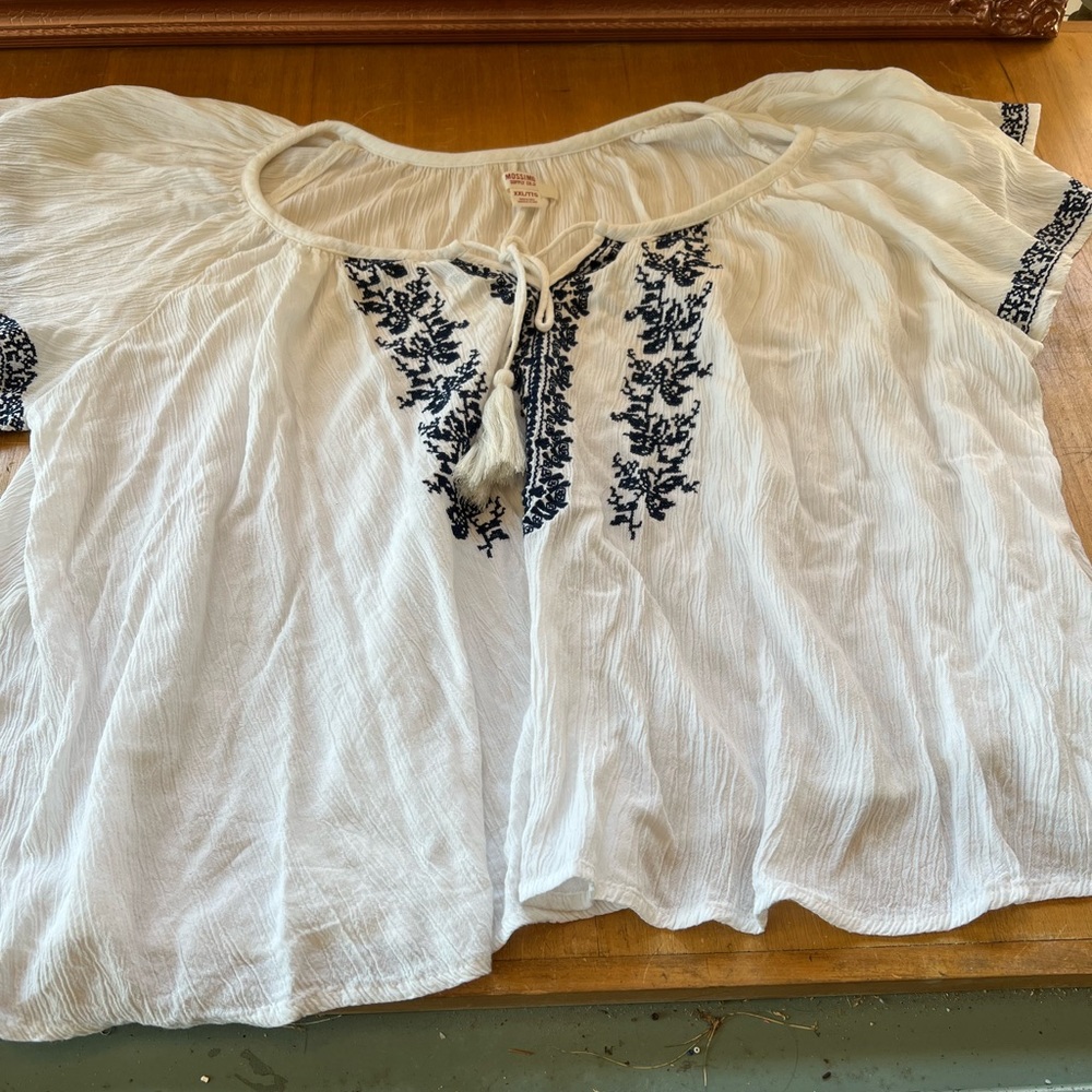 Mossimo Floral Blue and White Shirt